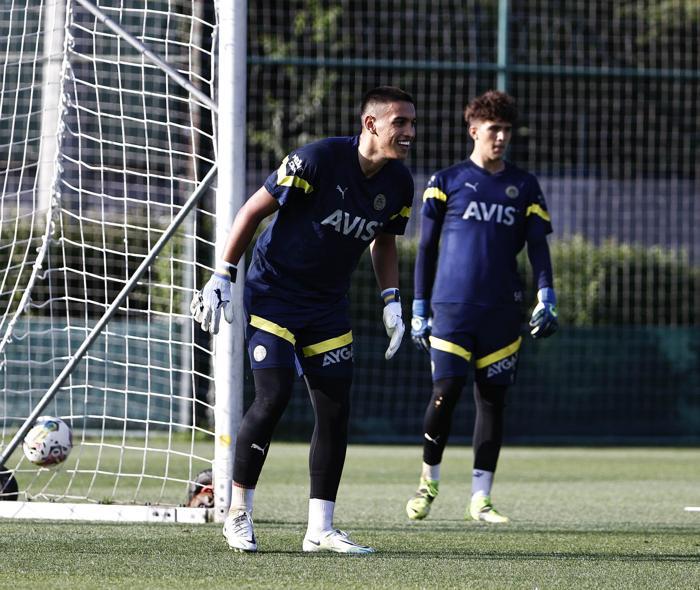 Fenerbahçede yeni transfer İrfan Can Eğribayat ilk idmanına çıktı