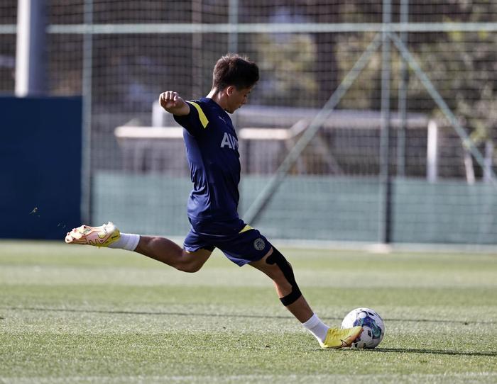 Fenerbahçede yeni transfer İrfan Can Eğribayat ilk idmanına çıktı