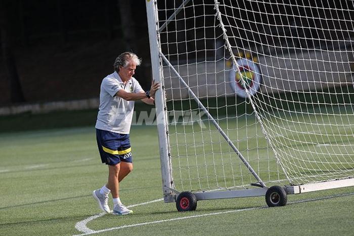 Fenerbahçe idmanında kritik toplantı Jorge Jesus ve Ali Koç...