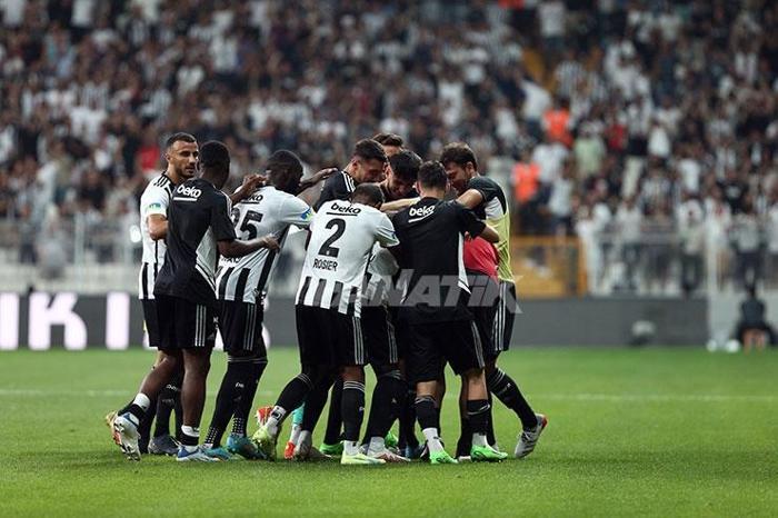 Beşiktaşa son anda 3 puanı Rachid Ghezzal getirdi Gol sonrası büyük sevinç