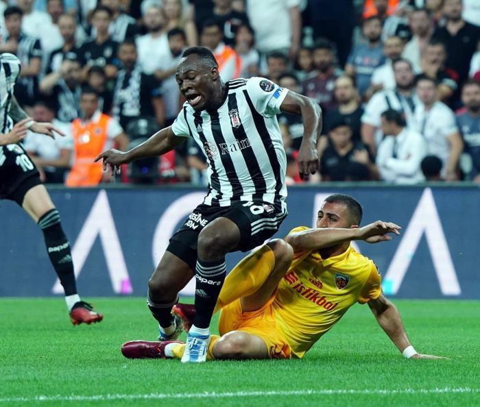 Fanatik yazarları Beşiktaş - Kayserispor maçını kalem aldı