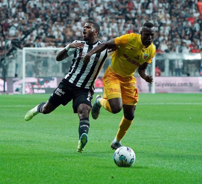 Fanatik yazarları Beşiktaş - Kayserispor maçını kalem aldı