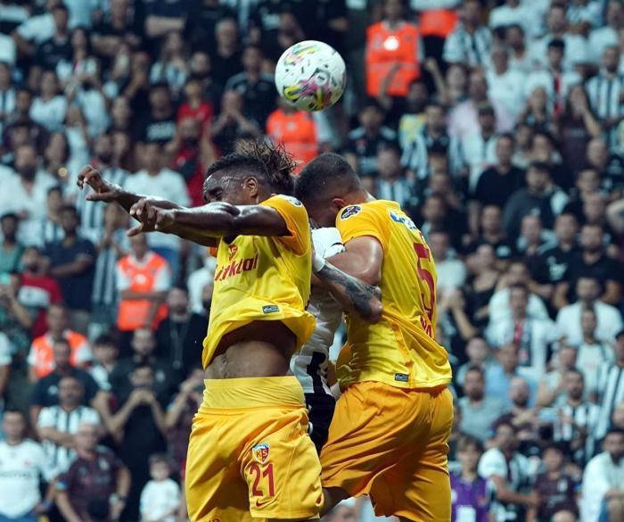 Fanatik yazarları Beşiktaş - Kayserispor maçını kalem aldı