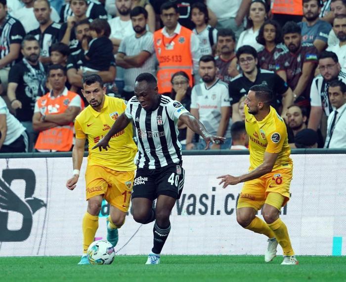Fanatik yazarları Beşiktaş - Kayserispor maçını kalem aldı