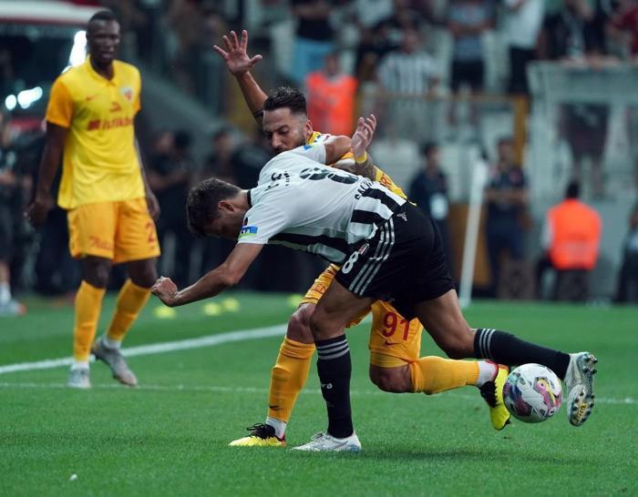 Fanatik yazarları Beşiktaş - Kayserispor maçını kalem aldı