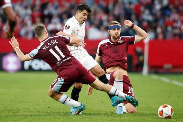 Son dakika Galatasaray transfer haberi: Premier Ligden bir yıldız daha...