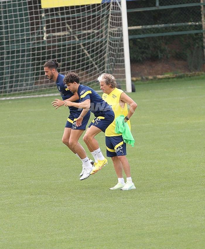 Fenerbahçede Jorge Jesustan Arda Gülere yakın takip