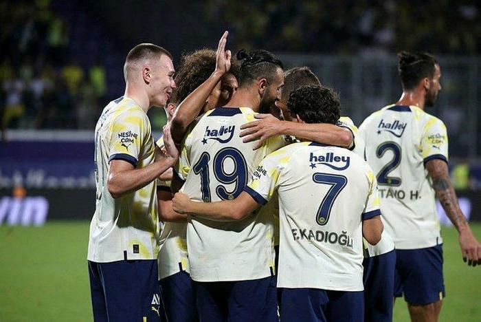 Son dakika Fenerbahçe haberi Sarı lacivertlilerde sürpriz ayrılık
