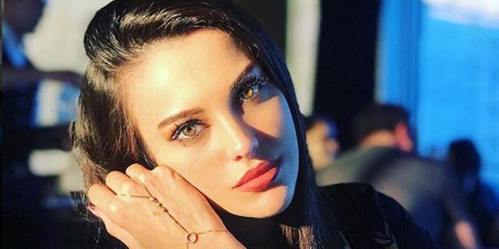 Tuvana Türkay kadın arkadaşıyla öpüştü