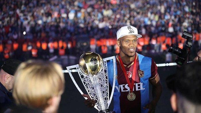 Son dakika Galatasaray haberi Okan Buruk biletlerini kesti Cim Bomda 4 ayrılık
