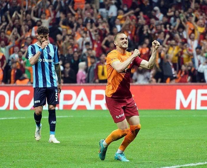 Son dakika Galatasaray haberi Okan Buruk biletlerini kesti Cim Bomda 4 ayrılık
