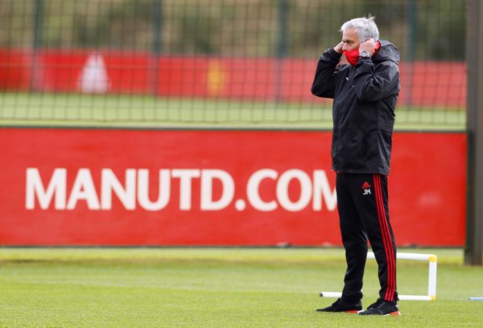 Manchester Unitedda Pogba-Mourinho savaşı sürüyor