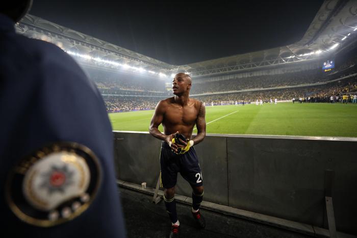 Fenerbahçenin yıldızı Andre Ayewe büyük şok