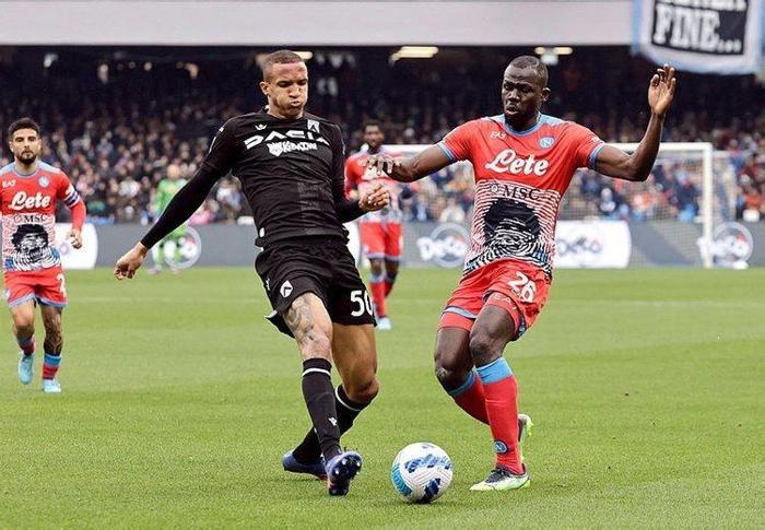 Son dakika Fenerbahçe transfer haberi Attila Szalanin yerine Rodrigo Becao