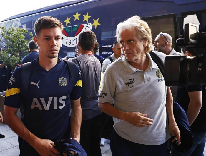 Fenerbahçede Jorge Jesustan sürpriz karar İşte ilk 11i...