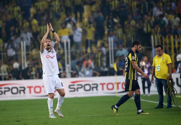 Fanatik yazarlarının Fenerbahçe - Beşiktaş maçı yorumları