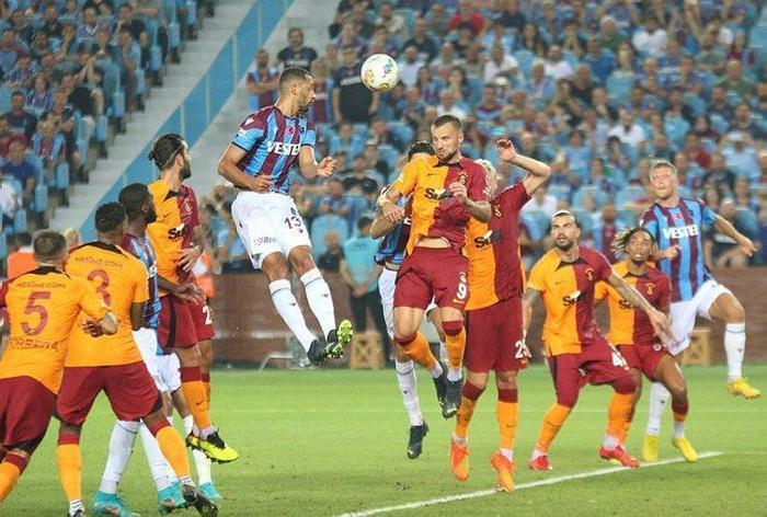 Son dakika Galatasaray transfer haberi Sarı kırmızılılar 2 transfer daha yapacak