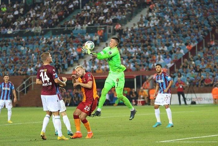 Son dakika Galatasaray transfer haberi Sarı kırmızılılar 2 transfer daha yapacak