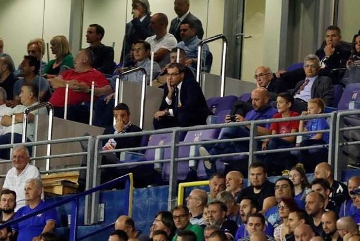 Ersun Hocam sakalları kes, pazartesi işbaşı
