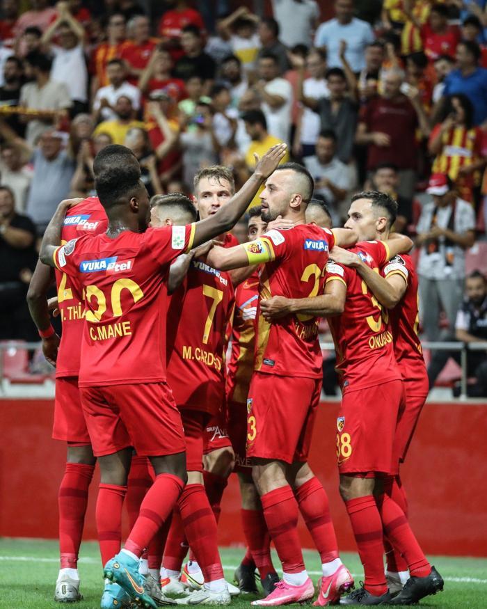 Fenerbahçede Jorge Jesustan sürpriz tercih Kayserispor maçı ilk 11i (Muhtemel)