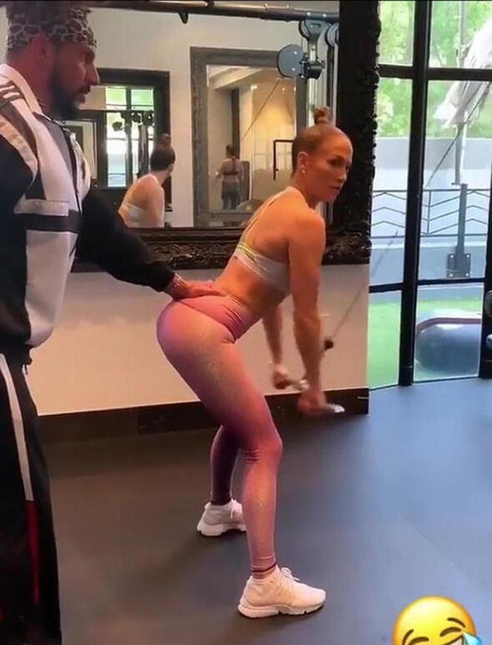 Jennifer Lopez sporla zamana meydan okuyor