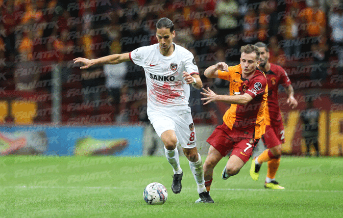 Galatasarayda Kerem Aktürkoğluna büyük tepki Buruk bile 45 dakika dayanabildi