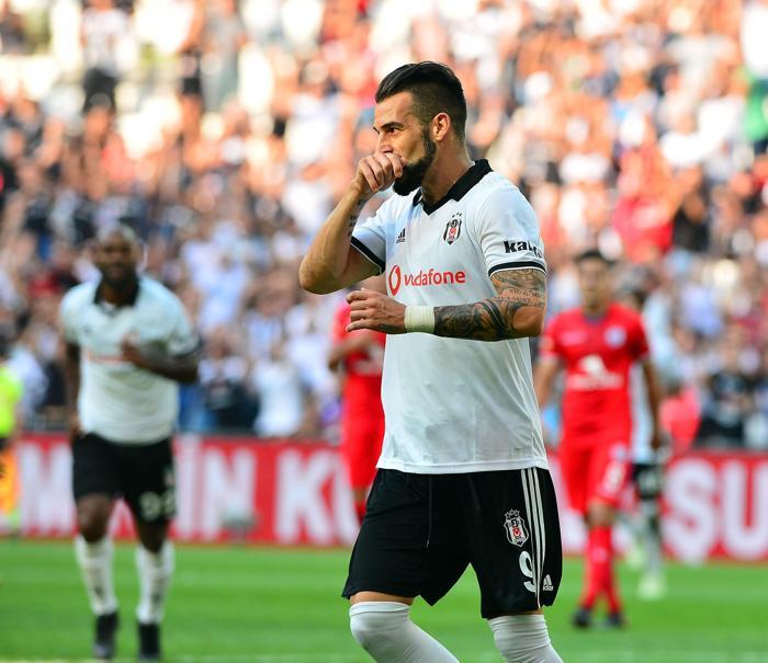 Beşiktaş-Altınordu maçında şok protesto
