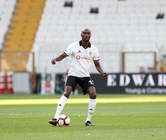 Beşiktaş-Altınordu maçında şok protesto