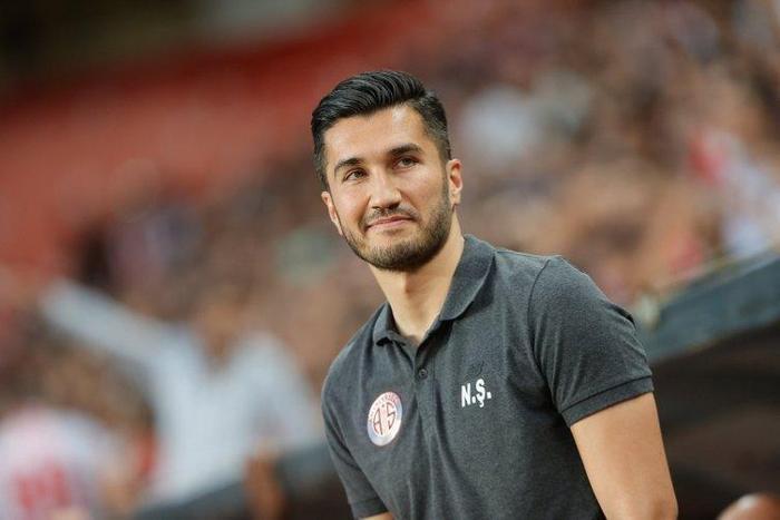 Son dakika transfer haberi Galatasarayda beklenen ayrılık gerçekleşiyor Nuri Şahin o yıldızı alıyor