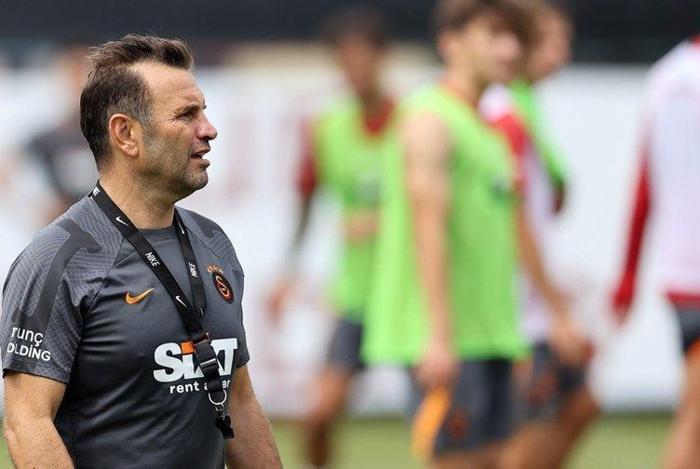 Son dakika transfer haberi Galatasarayda beklenen ayrılık gerçekleşiyor Nuri Şahin o yıldızı alıyor