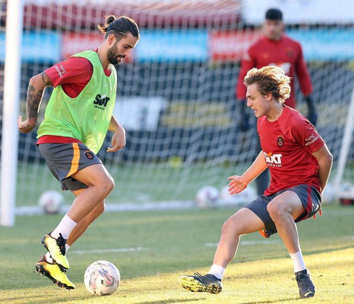 Galatasarayda Okan Buruk kararını verdi İşte Kasımpaşa maçı muhtemel 11i...