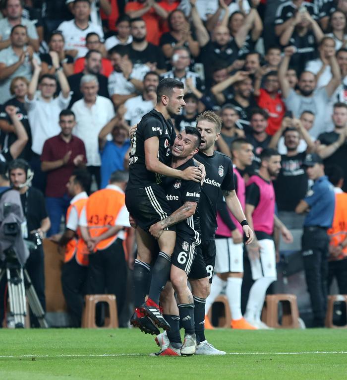 Oğuzhan Özyakuptan olay gol sevinci