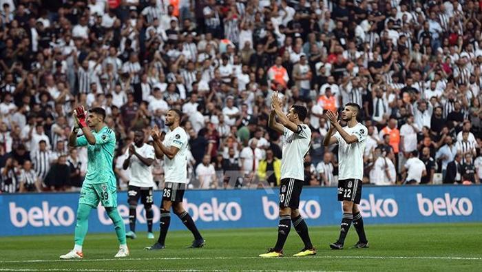 Beşiktaş - Başakşehir maçında dikkat çeken detay Wout Weghorstun yeni tarzı