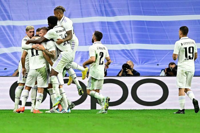 UEFA Şampiyonlar Liginde gecenin özeti Messi ve Ancelotti tarihe geçti