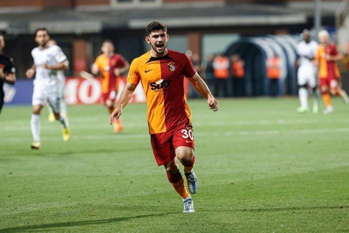 Son dakika Galatasaray haberi Yusuf Demir yerli statüsünde oynayabilecek mi Sarı kırmızılı takımdan hamle geldi