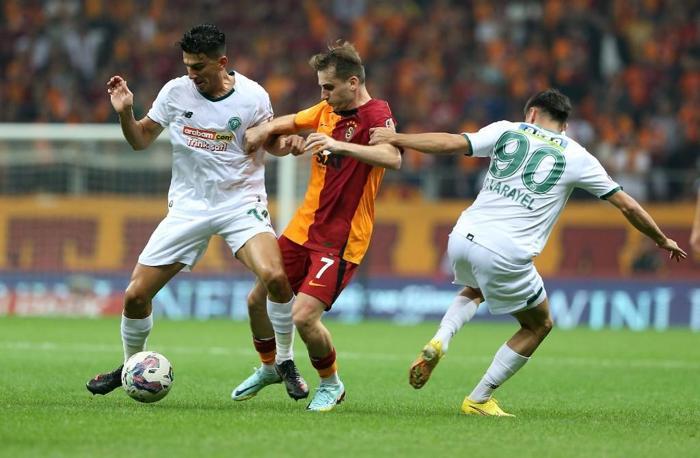 Galatasaray - Konyaspor maçı sonrasında çarpıcı yorum: Bitigen Kerem Aktürkoğlunu bitirmeye gayret gösterdi