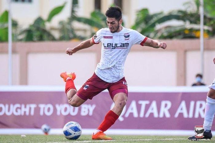Tek devrede 4 gol 20 yaşındaki Türk golcü Arda Çınkır Filipinler Ligini sallıyor