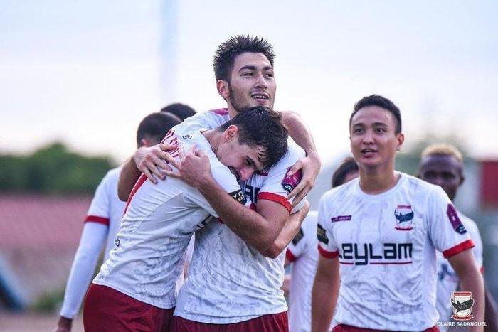 Tek devrede 4 gol 20 yaşındaki Türk golcü Arda Çınkır Filipinler Ligini sallıyor