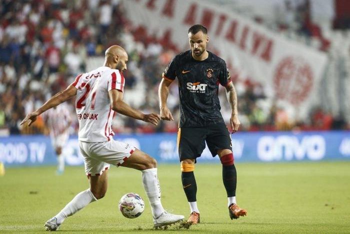 Son dakika Galatasaray haberi Cim Bomda isyan çıktı Haris Seferovic ve Okan Buruk...