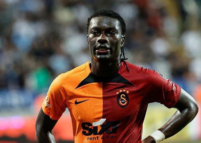 Galatasarayda hücum hattında adeta forma savaşı var, kim kazanır