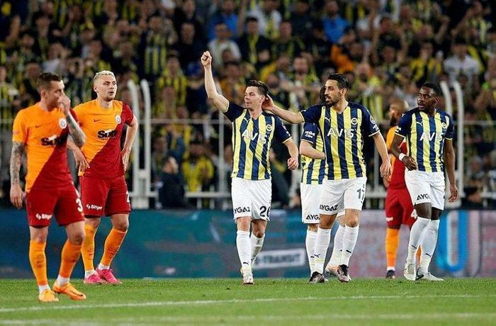 Son dakika Fenerbahçede 2 ayrılık birden