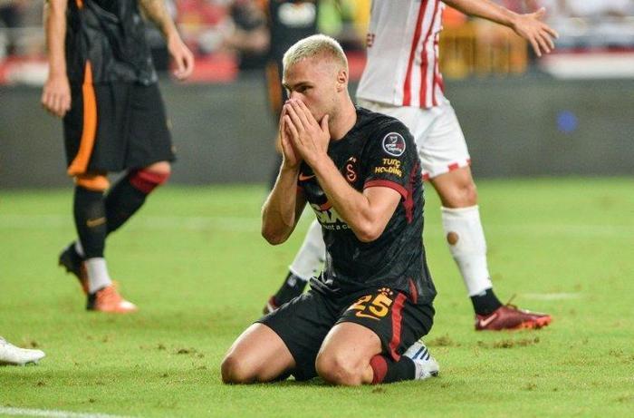 Galatasaraylı yıldız Sevilla yolcusu Marcao referans oldu