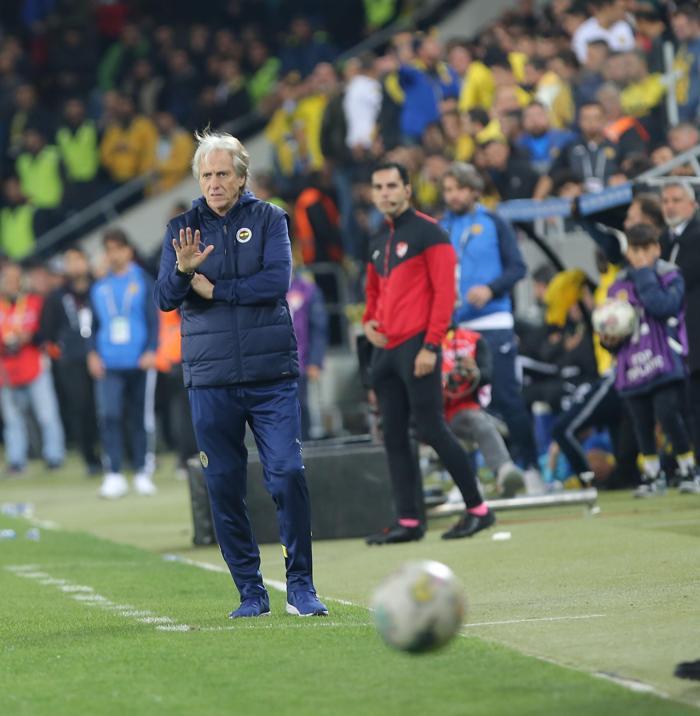 Spor yazarları Ankaragücü - Fenerbahçe maçını değerlendirdi