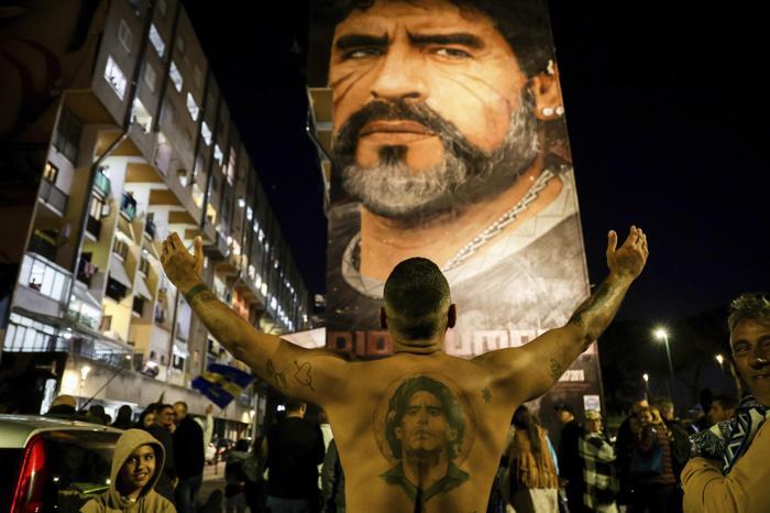 Napolide Maradona için muhteşem kutlama