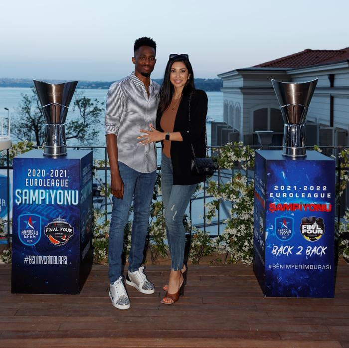 Anadolu Efes, Euroleague şampiyonluğunu İstanbulda kutladı