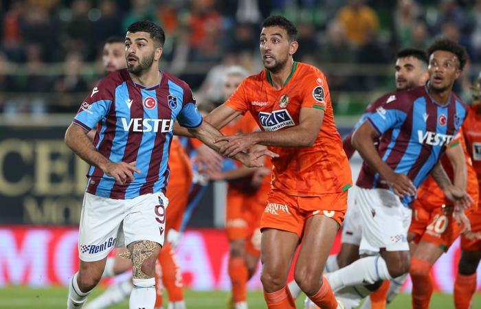 Spor yazarları Alanyaspor - Trabzonspor maçını değerlendirdi Radikal kararlar...