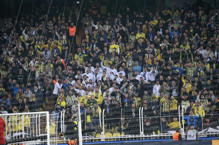 Fenerbahçe-Galatasaray derbisinde güzel görüntüler