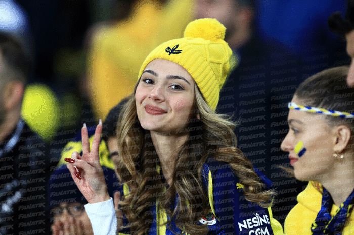 Fenerbahçe-Galatasaray derbisinde güzel görüntüler