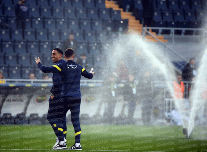 Fenerbahçe-Galatasaray derbisinde güzel görüntüler