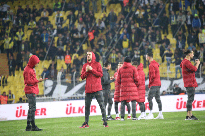 Fenerbahçe-Galatasaray derbisinde güzel görüntüler
